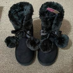 Bnwt Girls Boots. Faux Suede And Faux Fur Lining. Little Girl Will Be Styling With These Super Cute Boots Shoe References, Nike Acg Boots, Boys Ankle Boots, Black Fur Boots, Fluffy Boots, Fleece Boots, Sequin Boots, Girls Ankle Boots, Bailey Bow Uggs