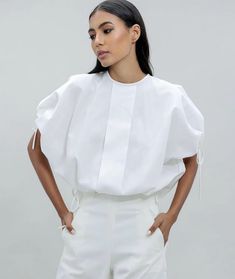 White Shirt Blouse, Plain Outfits, Dress Sleeve Styles, Fashionista Clothes, Mode Inspo, Curvy Outfits, White Outfits, Stylish Fashion