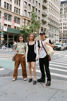 New York Fashion School, Parsons New York, Nyc Student, School Outfits Aesthetic, Fashion School Outfits, Nyc Fits, Prep Style, Nyc Aesthetic, Fashion School