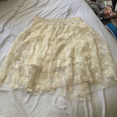 From Korea , Never Worn - It's Stretchy So Fits S-M. I'm A 27-28 And Fits Me Perfectly Too. Spring Lace Skirt With Stretch, Spring Stretch Lace Skirt, Flower Skirt, Womens Skirt, Skirt, Cream, How To Wear, Women Shopping, Color