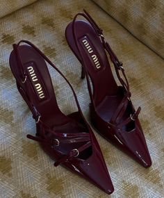 Miu Miu Heels, Visuell Identitet, Dr Shoes, Shoes Heels Classy, Miu Miu Shoes, Vintage Heels, Heels Classy, Fancy Shoes, Girly Shoes