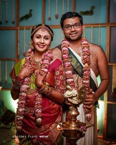 This Lockdown Gives You Time To Zero In On Your Nine Yards Muhurtham Look | WedMeGood Lotus Varmala, Jaimala Designs, Muhurtham Look, Varmala Designs, Free Wedding Planning Checklist, Kerala Wedding Photography, Bride Hairstyle, Kerala Wedding, Marriage Decoration