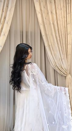 Eid Pictures Ideas, Eid Pose Ideas, Eid Nails, Eid Pictures, Girly Poses, Eid Photography, Desi Pinterest, Eid Ideas, Eid Photoshoot Ideas