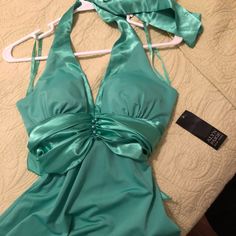 Nwt Halter Dress. Never Worn . Size Medium Adorable On, Marilyn Monroe Style. Pretty Teal Green Color. Sash Tie, Pearlized Buttons. Smoke Free Home Teal Party Dress, Marilyn Monroe Style, Teal Party, Pretty Tops, Throwing Fits, 2000s Outfit, Marilyn Monroe Fashion, Mermaid Core, Teal Green Color