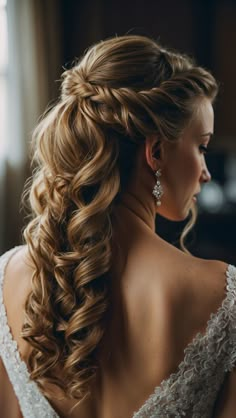 Close-up of a bride with elegant curls and braids cascading down her back, perfect for wedding day hairstyles. Curls And Braids, Elegant Curls, Wedding Curls, Royal Hairstyles, Professional Hair Tools, Bridal Braids, Bride Hairstyle, Hair Bride, Sophisticated Fashion