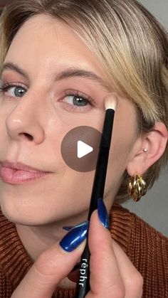 Melissa Murdick on Instagram: "I know eyeshadow intimidates a lot of people, but you can build up your skills gradually

Start with a single shade, or if you are more advanced, layer your eyeshadows using techniques like this

Products I am using in this video are:
Sigma Cool Neutrals Palette
Rephr 15 Brush

#eyeshadow #blending #makeup101 #easyeyemakeup"