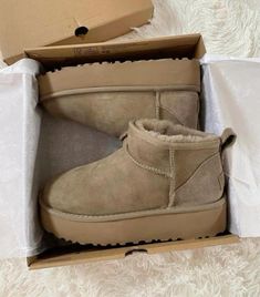 can’t wait for uggs season and the fall fits #commissionsearned #uggs Cute Fall Shoes, Cute Uggs, Skandinavian Fashion, Ugg Mini