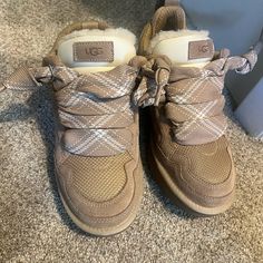 Ugg Sneaker Brand New Size 8.5 Cute For Winter Time Ugg Sneaker Boots, Ugg Shoes With Laces, New Uggs 2024, Lowmel Ugg Sneaker, Ugh Trainers, Ugh Lowmel Sneaker, Ugh Lowmel Sneaker Outfit, Earthy Sneakers, Uggs Sneakers Outfit