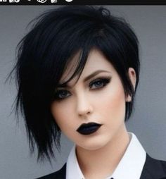 Short Rocker Hair Rock Chic, Emo Bob Haircut, Short Emo Haircuts For Women, Emo Pixie Haircut, Emo Side Bangs, Rocker Hairstyles For Women, Punk Haircuts For Women, Short Goth Hair, Short Hair Goth