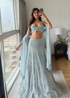 Trending Wedding Outfits Indian, Trending Lehenga Designs 2024, New Trend Lehenga Designs, Trending Lehenga Designs, India Outfits, Indian Choli, Indian Trends, Lehenga For Wedding