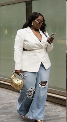 Curvy Denim Outfit, Jeans And Blazer Outfit Plus Size, Urban Wide Leg Flare Jeans, Erika Girardi Outfits, Urban Wide Leg Denim Blue Flare Jeans, Luxury Wide Leg Ripped Jeans, Blazer And Jeans, Cheap Chic Wide-leg Jeans, Urban Wide-leg Spring Jeans