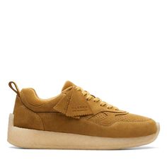 Model Name: Lockhill Ronnie Fieg Kith Model Number: 26173380 Material: Leather Color: Tan Condition: New With Box Width: Medium (D, M) The Clarks Story Began In England In 1825 When The Clarks Brothers, Cyrus And James, Created Their First Pair Of Shoes. In 1977, Their Business Expanded Into The United States And Soon Acquired The Hanover Shoe Company And Bostonian Shoe Company. Today, Clarks Continues To Strive For Superior Footwear With Innovative New Techniques And Materials, All While Remain Suede Sneakers With Removable Insole, Beige Suede Closed Toe Sneakers, Classic Suede Sneakers With Flat Heel, Classic Suede Flat Sneakers, Brown Suede Flat Sneakers, Classic Suede Sneakers With Closed Toe, Classic Suede Closed Toe Sneakers, Suede Sneakers With Textured Sole, Flat Suede Sneakers With Textured Sole