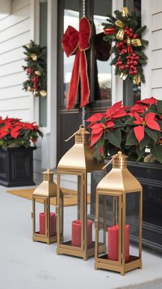 12 Christmas Porch Decorations to Inspire Your Holiday Spirit 20 12 Christmas Porch Decorations to Inspire Your Holiday Spirit Simple Christmas Porch, Winter Planter, Front Porch Christmas Decor, Simple Christmas