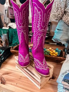 Pink Suede Boots, Cute Boots, Pink Suede, Shoes Shoes, Cowgirl Boots, Suede Boots, Suede Leather, Cowboy Boots, Side Zipper