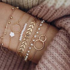 Gold & White Bead Bracelet Set Comes With 6 Individual Bracelets Brand New! قلادات متدلية, Leaf Bracelet, Tassel Bracelet, Jewelry Accessories Ideas, Classy Jewelry, Fancy Jewellery, Hand Chain, Fancy Jewelry, Geometric Jewelry