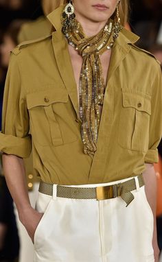 Safari Outfit, Safari Chic, Safari Style, Ralph Lauren Outfits, Street Style Chic, White Pants, 70s Fashion, Look Chic, Fashion Week Spring