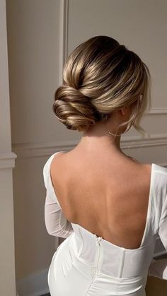 Low Bun Wedding Hair, Bride Hairstyles Updo, Bridemaids Hairstyles, Wedding Bun, Wedding Bun Hairstyles, Bridal Hair Buns, Bridesmaid Hair Makeup