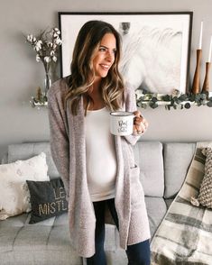 Maternity Ootd, Fall Maternity Pictures, Winter Maternity Outfits, Trendy Maternity Outfits, Maternity Brands, Pregnancy Style