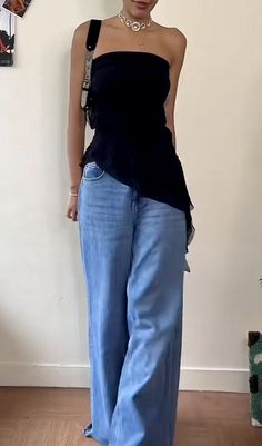 Drawstring Top Outfit, Uk Style Woman Outfits, Asymmetric Top Outfit, Tub Top Outfit, Tube Tops Outfit, Assymetrical Top Outfits, Jeans And Nice Top Outfit, Graduation Attendee Outfit, Jazz Bar Outfit