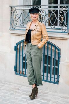 Paris Fashion Week Street Style 2017 | British Vogue Paris Fashion, Kate Moss, Power Suit, Comfy Chic, Dress For Success, Fall Looks, Paris Fashion Week, Personal Style