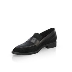 Tassel Loafers, Gym Shoes, New Sneakers, Black Hand, Back To Black, New Shoes, Loafer Shoes, Loafers Men, Real Leather