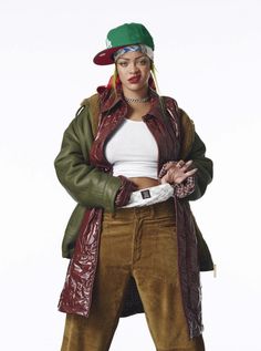 Rihanna Vogue, Fenty Clothing, Rihanna Street Style, Classic Hollywood Glamour, Rihanna Photos, Light Girls, Model Aesthetic