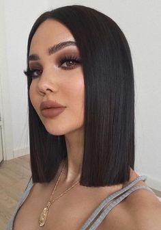 Natural Summer Makeup, Bob Lace Front Wigs, Grunge Hair, Shoulder Length Hair, Long Black, Dark Hair, Bob Hairstyles, Hair Looks, Hair Goals