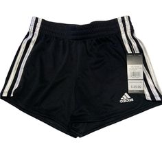 Adidas Spandex Shorts, Black Short Pants Outfit, Addidas Shorts, Adidas Shirt Outfit, Womens Basketball Shorts, Adidas Clothes, Black Adidas Shorts, Adidas Shorts Women, Sporty Clothes