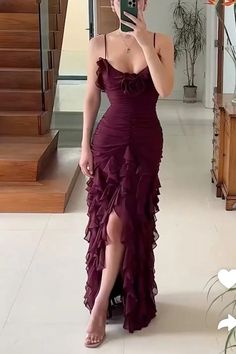 Modern Long Dress Formal, Night Out Outfit Clubwear Jeans, Prom Dresses Bodycon, Prom Dress Burgundy, One Shoulder Prom Dress, Prom Dress Inspiration, Sequin Prom Dresses, Evening Gowns Elegant, Prom Dresses Vintage