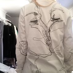 Diy Clothes Closet, Diy Vetement, Painted Clothes, Clothes Closet, Mode Inspo, Mode Inspiration, Art Clothes, Fashion Details, Diy Fashion