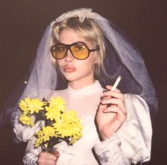 Vintage Wedding Aesthetic, Bride Vintage, Dress Maker, Runaway Bride, Unique Bride, Riot Grrrl, Wedding Aesthetic, Shooting Photo, Wedding Mood Board