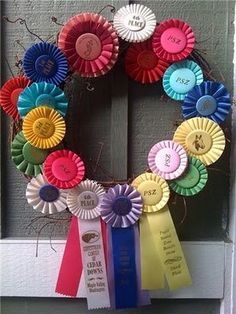 ribbon wreath Horse Ribbon Display, Show Ribbon Display, Horse Show Ribbons, Horse Ribbons, Ribbon Display, Ribbon Quilt, Equestrian Decor, Horse Crafts, Kentucky Derby Party