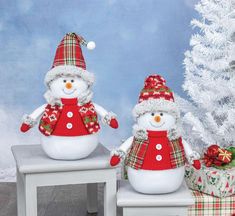 Winter Snowman Sitters - 12101 - Tall - The Wreath Shop Short Hat, Tall Hat, Snowman Christmas Decorations, Snowman Hat, Wreath Making Supplies, Winter Snowman, Diy Outdoor Decor, Christmas Ornament Crafts, Ornament Crafts