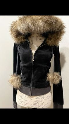 Y2k Fur Coat, Juicy Couture Sweater, Bunny Needs, Chav Outfits, 00s Mode, Trashy Outfits, 2000s Era, Best Winter Outfits, Girl Interrupted