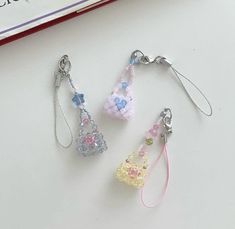 #smooth #yylv Planner Charms, Beaded Jewels, Handmade Jewelry Tutorials, Bracelets Diy, Beaded Crafts, Handmade Beaded Jewelry