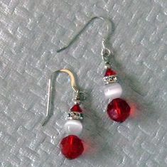 Christmas Earing Diy, Christmas Earrings Diy, Holiday Earrings Diy, Christmas Jewelry Ideas, Beaded Christmas Earrings, Christmas Earrings Handmade, Xmas Beads