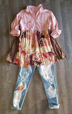 I Turned This Colourful Floral Gown Into A Super Hip Top By Tying A Knot On My Hips. Grunge Winter Outfits, Shabby Chic Outfits, Flannel Shirt Refashion, Grunge Outfits Winter, Umgestaltete Shirts, Shabby Chic Clothes, Plus Size Tunic, Tunic Designs, Repurposed Clothing