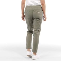 When you're working through warm days, these women's Carhartt relaxed-fit pants work hard to keep you comfortable. They're made in UPF-rated ripstop that fights sweat, dries fast, and keeps you cool. From the farm to the shop, the elastic waist and built-in flex lets you crouch, walk, and climb ladders with ease. Features6.8-ounce, 55% cotton/36% polyester/9% elastane55% cotton/36% polyester/9% elastaneBuilt to move with Rugged Flex® stretch technologyBuilt with Carhartt Force® technology to wic Carhartt Womens, Carhartt Women, Fit Pants, Pocket Tshirt, Keep Your Cool, Work Pants, The Farm, Workout Pants, Work Hard