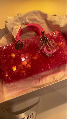 Purse Aesthetic, Dope Jewelry Accessories, Streetwear Inspo, Bella Hadid Style, Expensive Taste, Dream Bags, Girly Bags, Breakfast At Tiffanys, Colorful Bags