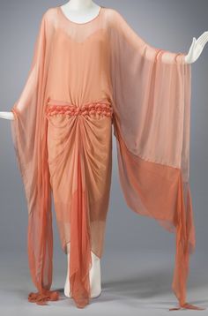 1920s Evening Gowns, Cincinnati Art, 1920 Fashion, Jeanne Lanvin, 20th Century Fashion, 20s Fashion, 1920s Fashion, Historical Dresses, Sheer Chiffon