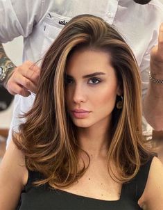 Brown Hair Looks, Gorgeous Hair Color, Brunette Balayage Hair, Brown Hair Balayage, Blonde Hair With Highlights, Hair Color Highlights, Hair Color Balayage, Hair Inspiration Color