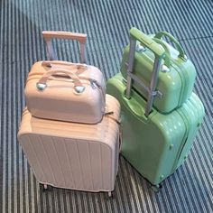 Koper Traveling Aesthetic, Koper Aesthetic, Aesthetic Luggage, Cute Suitcase, Stylish School Bags, Cute School Stationary, Aesthetic Bags