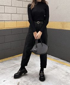 Outfit With Loafers Women, Loafers Shoes Outfit, Mocassin Outfit, Loafer Outfits Women, Loafers Women Outfit, Loafers Street Style, Loafers For Women Outfit