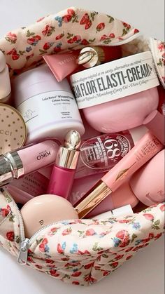 Pink Lifestyle, Fancy Makeup, Makeup Essentials, Skin Care Essentials