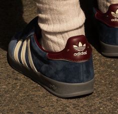 Men’s Shoes Aesthetic, Shoes And Socks, Shoe Inspo, Adidas Gazelle, Swag Shoes, 가을 패션, Look At You, Pretty Shoes, Dream Shoes