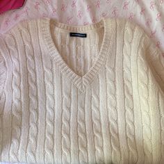 Super Cute Brandy Sweater. Never Worn!:) Brandy Sweater Outfit, Brandy Aesthetic, Brandy Sweater, Brandy Melville Sweater, Sweaters Fall, Boo Basket, Brandy Melville Sweaters, Christmas Money, Cute Sweater