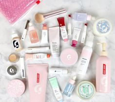 We'll cut to the chase - we LOVE Glossier! Learn about this new direct-to-consumer beauty brand and find out why everybody is raving about it. Natural Skin Lightening, Natural Hair Mask, Anti Aging Oils, Boost Hair Growth, Hair And Beauty, Beauty Review, Younger Looking Skin, Moisturizer Cream, Teeth Whitening