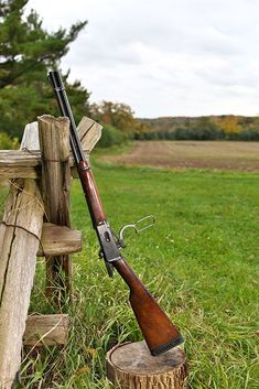 Despite the temptation of unique Winchesters, I’m going to focus on using this sweet handling little brush gun to hunt deer! Whitetail Deer Hunting, Yellowstone Series, Deer Hunting Gear, Wild Hog, American Buffalo, Deer Hunters, Texas History, Hunting And Fishing