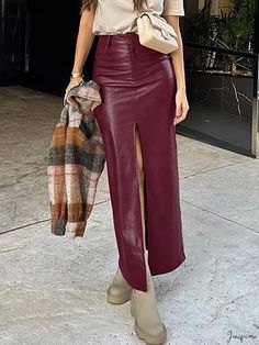 High-Quality Burgundy Leather Pencil Skirt with Split Hem Burgundy Leather Skirt, Burgundy Midi Skirt, Midi Skirt Vintage, Casual Denim Skirt, Skirt With Split, Burgundy Skirt, Fresh Outfits, Stylish Skirts, Leather Midi Skirt