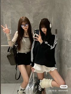 #firstdayofschooloutfits #backtoschool #backtoschooldresstoimpress #backtoschoolhaul #backtoschoolaesthetic #womenoutfits #fashion #baggypants #y2k #womensfashion #90sstyle #y2kstreetstyle #newyorkfashion #skateroutfit #outfitinspo#womenstyle #summeroutfitwomen #womennoutfitcasual #womennoutfitwinter #backtoscholloutfits #aesthetic #aestheticoutfits #streetwear #streetstyleaestheticoutfits Basic Fashion Outfits, Y2k Street Style, Women Back, Saved Pins, Asian Outfits, Back To School Outfits, Aesthetic Outfits